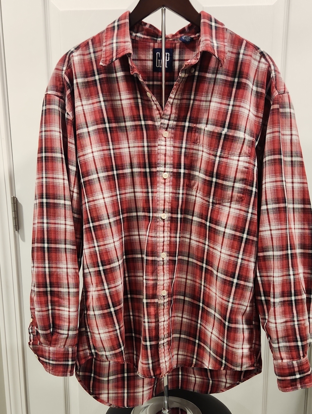 GAP Red and White Plaid Long-Sleeve Button-Down Shirt